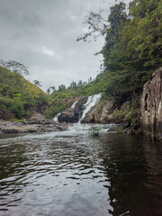 Caminata por la montaña, naturaleza y cascadas Panama