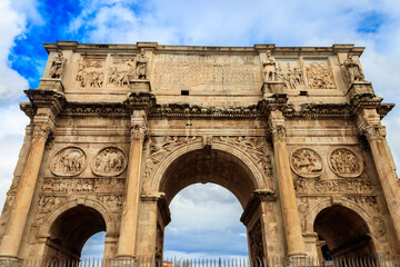 Fototapeta na wymiar Arch of Constantine, famous landmark of Rome, Italy