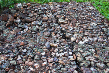 rock pattern with a mess to avoid them to move