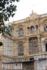 Obraz premium British Architecture old Buildings in karachi. british colonial architecture in pakistan. british era architecture in karachi pakistan. Pakistan's crumbling architectural heritage.