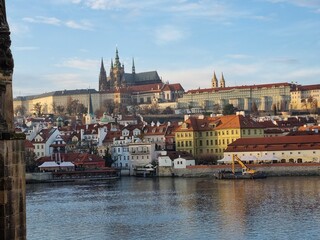 Fototapeta na wymiar Prag bei Tag und Nacht