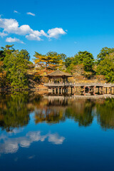 Obraz premium 秋が近づく奈良の浮御堂