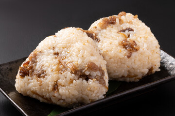 牛肉とゴボウのおにぎり