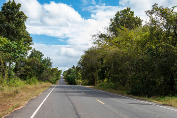 Fototapeta premium THAILAND UBON RATCHATHANI KHEMARAT KHONG CHIAM ROAD