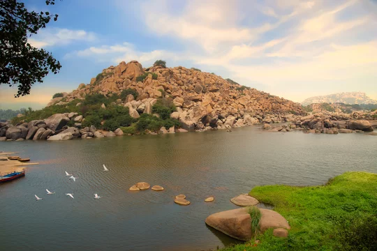 Les Montagnes Rocheuses de Hampi - Adobe Stock