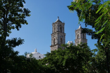 Fototapeta na wymiar Kathedrale von Valladolid in Mexiko