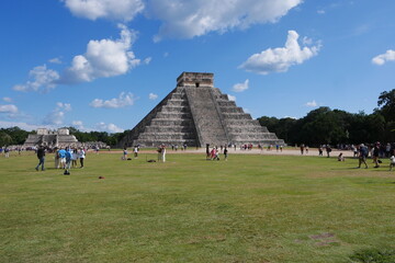 Kukulcán-Pyramide Stufenpyramide Maya Ruinen in Chichén Itzá in Mexiko auf Yucatán