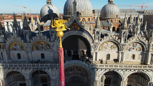 Great appreciating aeria of the San Marco Basilica, element based on the scenography of Venice, Italy.