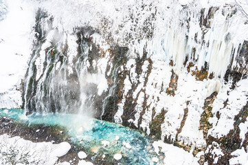Fototapeta na wymiar 北海道美瑛冬の白ひげの滝