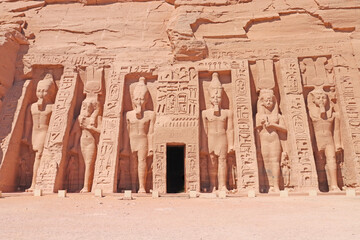 エジプト アブシンベル 神殿 ラムセス2世 小神殿
Egypt Abu Simbel Ramses II