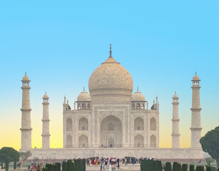 Fototapeta na wymiar sunrise view of Taj Mahal in Agra