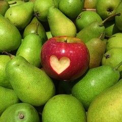 pomme rouge sur poires vertes 