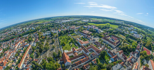 Luftaufnahme der Stadt Neuburg an der Donau, Panoramablick über die südlichen Stadtteile