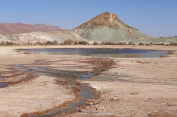 En algérie le cirque d'Ain Ouarka 