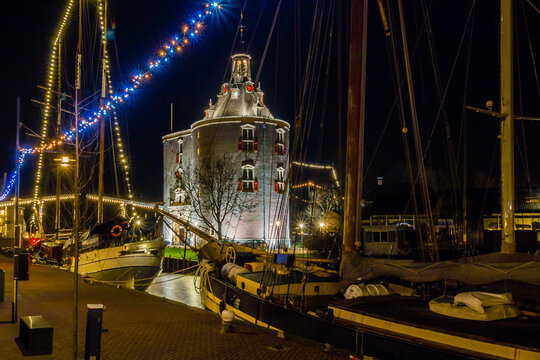 Drommedaris und Hafen Enkhuizen bei Nacht
