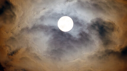 Mond_0004