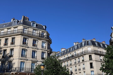 Naklejka premium typical parisian building facade