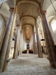 intérieur de l'église abbatial de Saint-Savin
