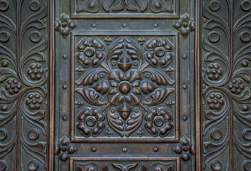 Decorative element or pattern of the old iron door.
