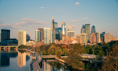 Fototapeta premium Philadelphia city skyline at sunset