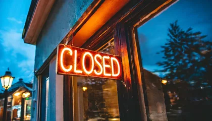 Foto op Plexiglas city neon sign  closed sign store © Hanna
