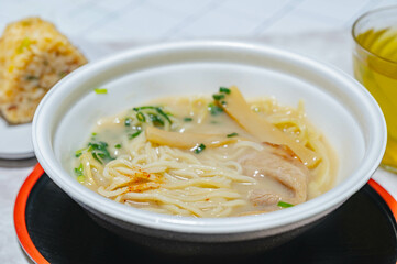 鶏白湯ラーメン