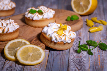 Lemon curd tartlets
