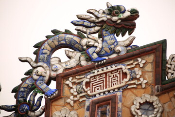 vietnamese temple ornaments