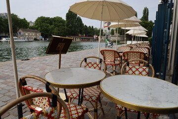 brasserie terrace on the Ourcq Canal embankments 