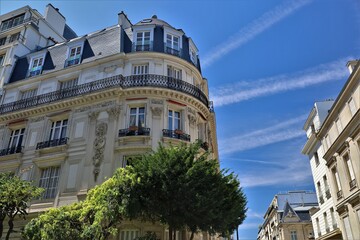 real estate in wealthy neighborhood of Paris , 8th arrondissement