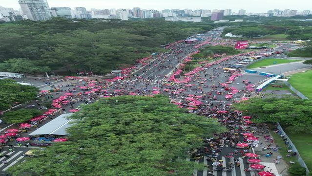 Carnaval Bloco S&atilde;o Paulo Samba Ibirapuera folia alegria diversidade multiculturalismo batucada fantasia anima&ccedil;&atilde;o cultura tradi&ccedil;&atilde;o rua m&uacute;sica dan&ccedil;a festa Brasil ritmo celebra&ccedil;&atilde;o colorido energia foli&atilde;o