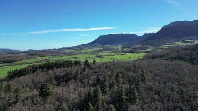Vista a&eacute;rea Valle de Mena, Norte de Burgos, Espa&ntilde;a