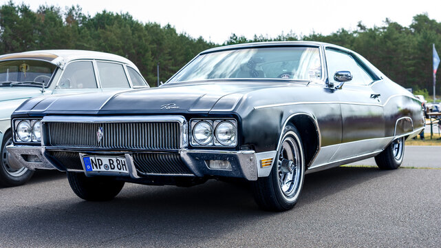 LINTHE, GERMANY - MAY 27, 2023: The personal luxury car Buick Riviera, 1970. Die Oldtimer Show 2023.