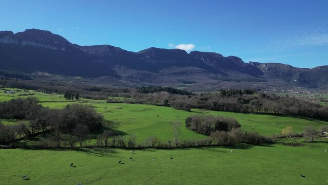 Vista a&eacute;rea Valle de Mena, Norte de Burgos, Espa&ntilde;a