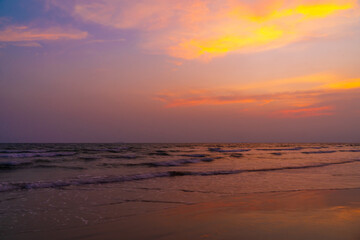 Fototapeta na wymiar Beautiful landscape sea sunset on beach