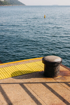 mooring bollard