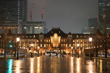 雨の日の東京駅
