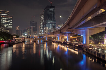 Fototapeta premium 大阪の夜景・堂島川と周辺の高層ビル群