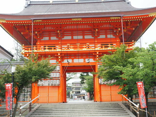 Vibrant Tranquility: Yasaka-jinja Shrine in Kyoto image of the Yasaka-jinja Shrine, a red shinto shrine in Kyoto, Japan