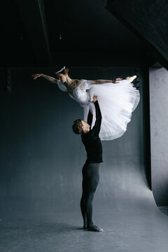 Dancing couple ballet routine performance Supporting movement