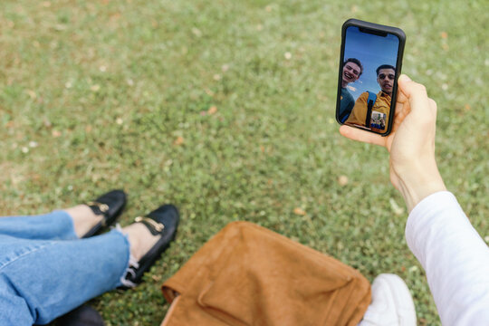 Friend gadget virtual meeting smartphone digitalisation gen-z nature