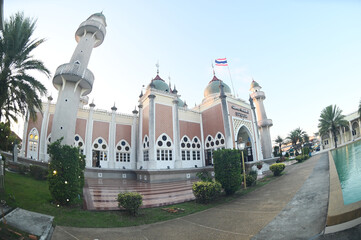 Evening scene of Pattani Central Mosque It is the center of the mind. and is one of the most important places of worship for Muslims in the southern region of Thailand. 