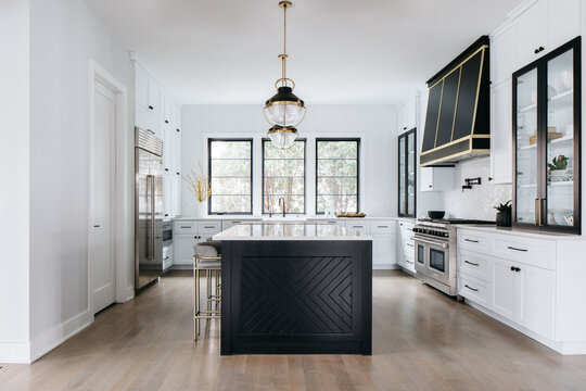 Black and White Kitchen