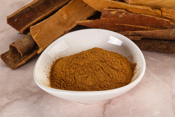 Natural Cinnamon powder with sticks