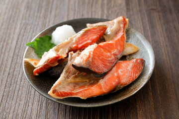 鮭カマの塩焼き
