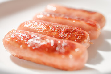 皿の上のソーセージ　ウィンナー