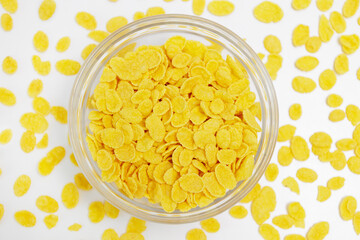 Top view of corn flakes served in glass bowl