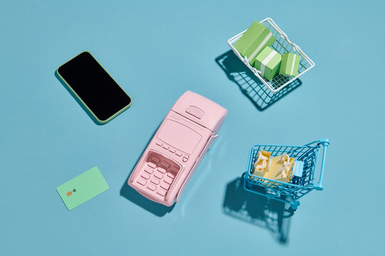 Concept of how to choose payment method for shopping in a store