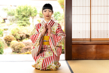 和服姿の日本女性