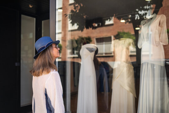 mature woman shopping